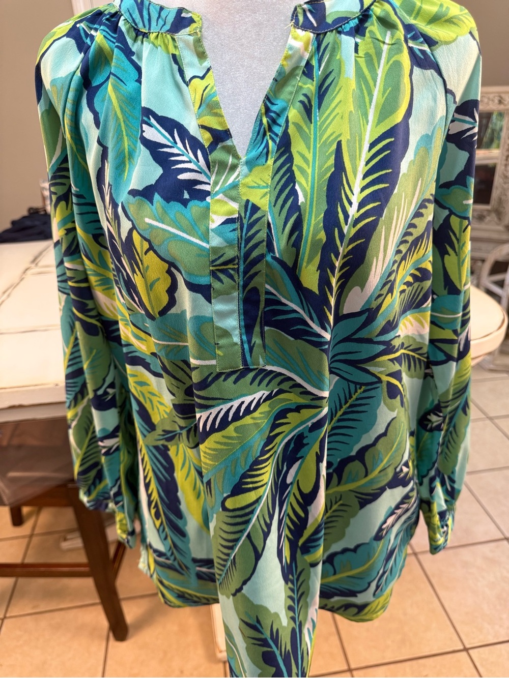 Caribbean Joe Island Supply Co. size Large tropical long-sleeve blouse, - Picture 2 of 12